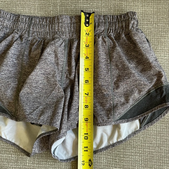 Lululemon Women's Heather Gray Hotty Hot  Athletic Shorts - Picture 8 of 9